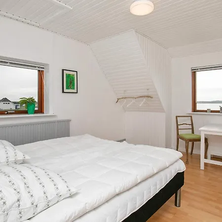 Seaside Retreat In Hvalpsund-by Traum